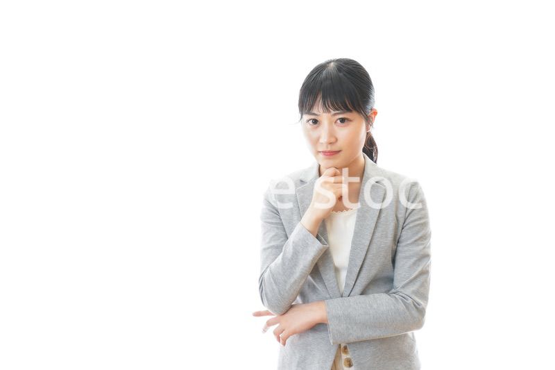 悩むビジネスウーマン