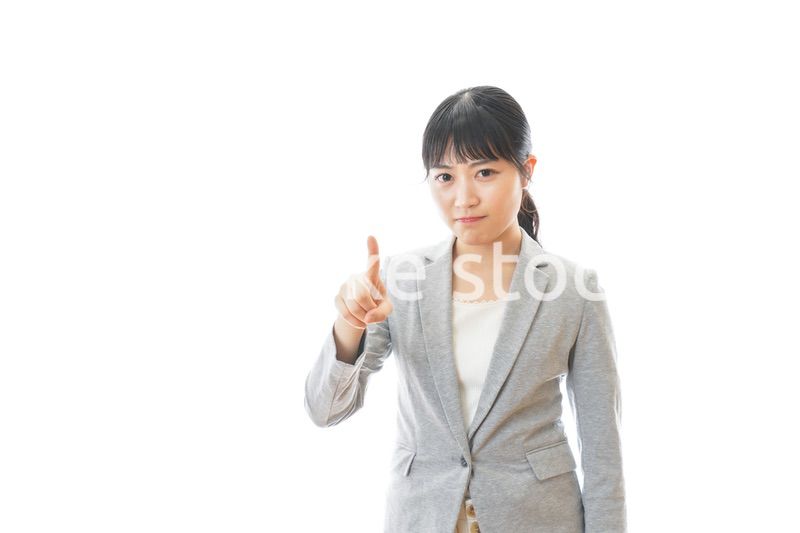 怒りを感じるビジネスウーマン