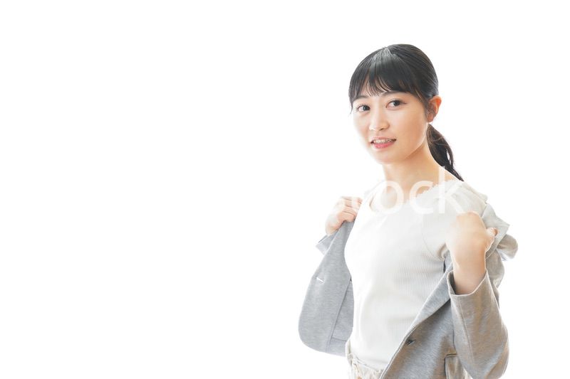 外回りの営業に出かけるキャリアウーマン