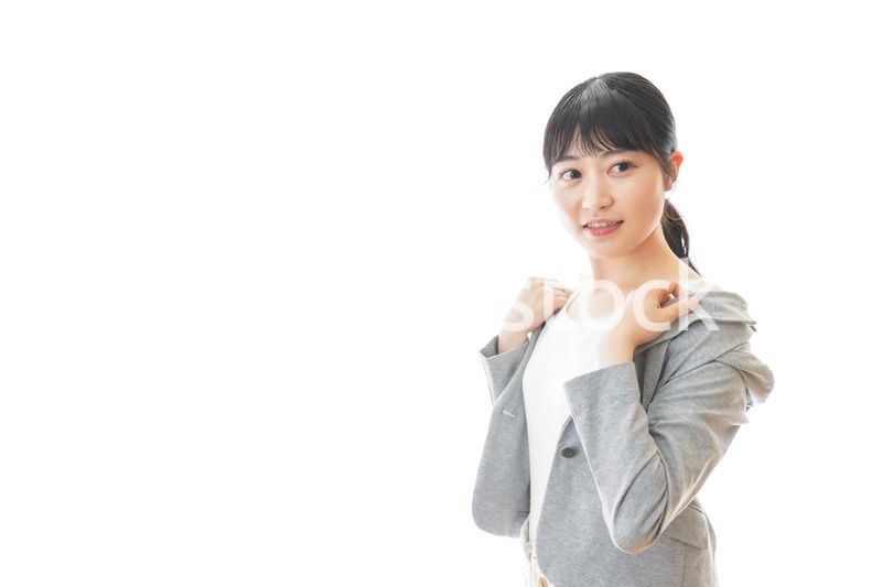 外回りの営業に出かけるキャリアウーマン