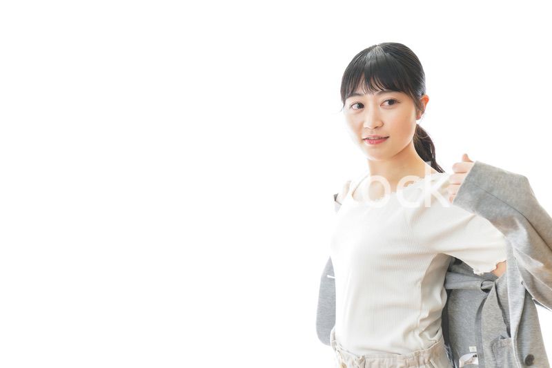 外回りの営業に出かけるキャリアウーマン