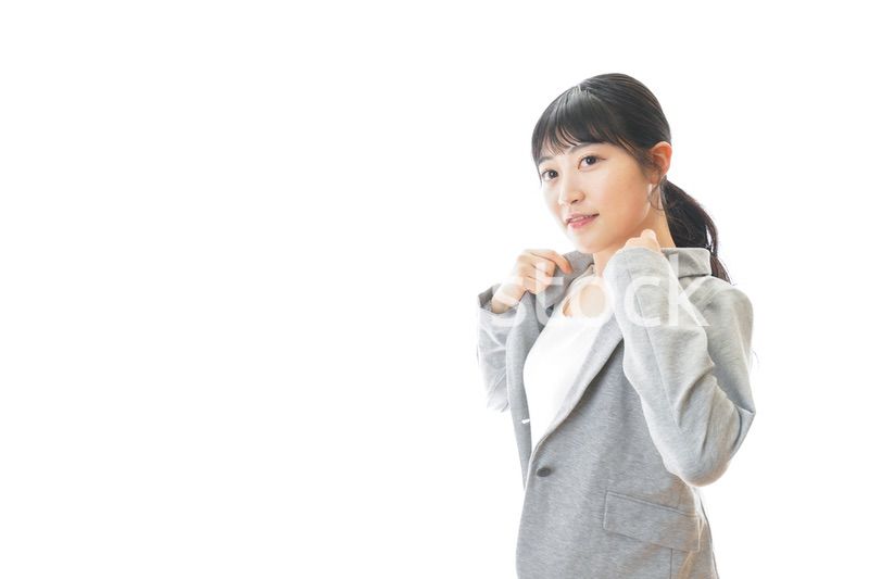 外回りの営業に出かけるキャリアウーマン