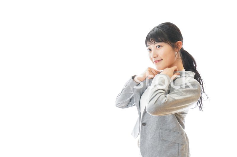 外回りの営業に出かけるキャリアウーマン