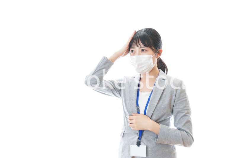 熱に苦しむ若いビジネスパーソン