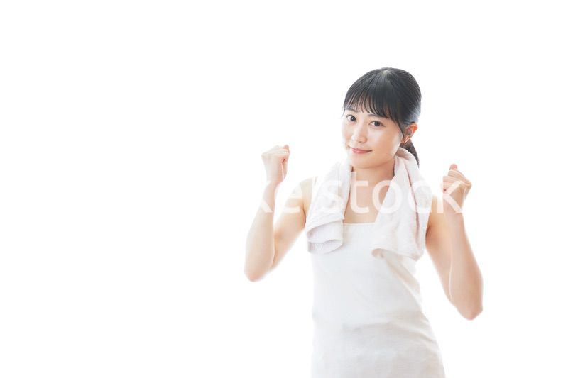 ダイエットをする若い女性