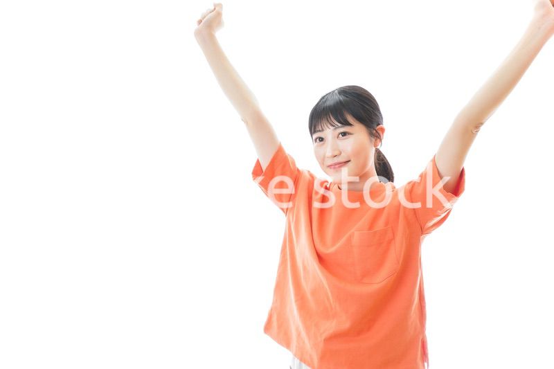 ストレッチをする若い女性