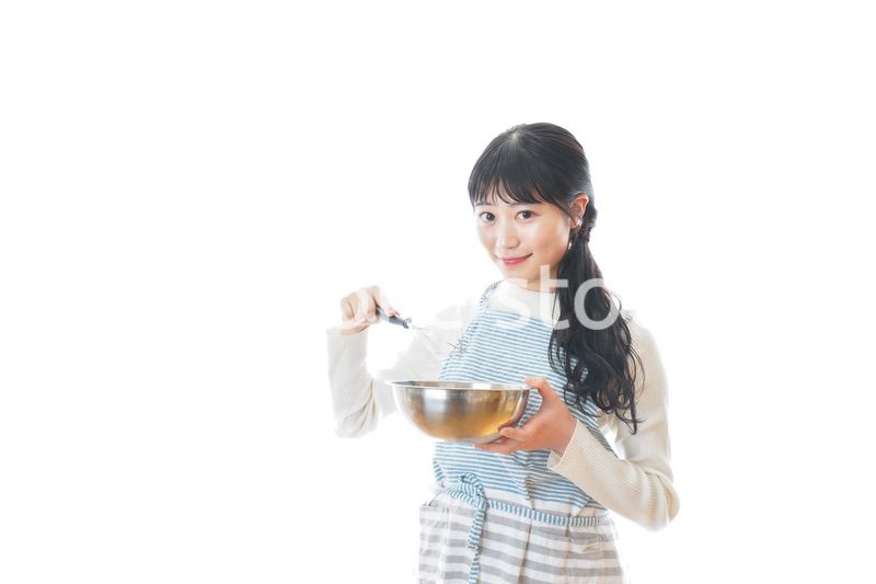 クッキング教室に通う若い女性