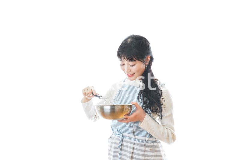 クッキング教室に通う若い女性