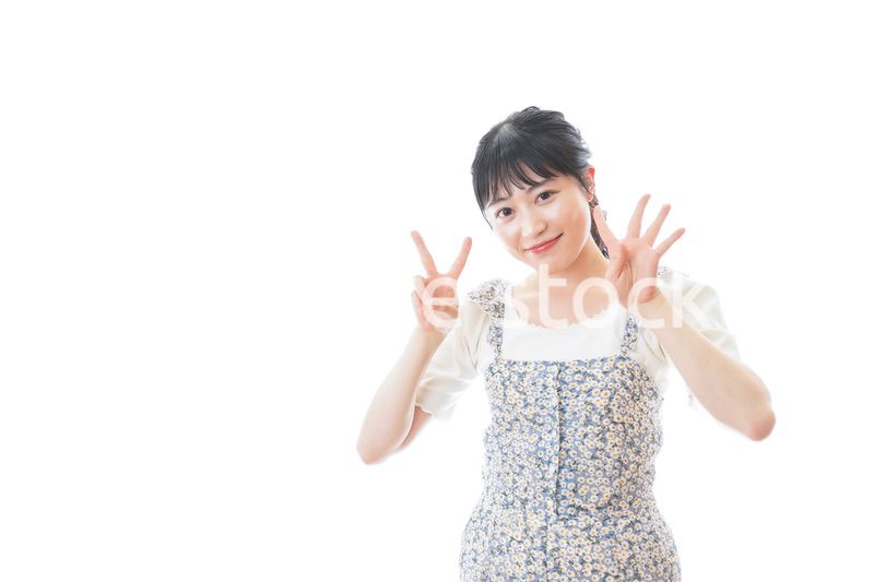 若い女性のカジュアルポートレート