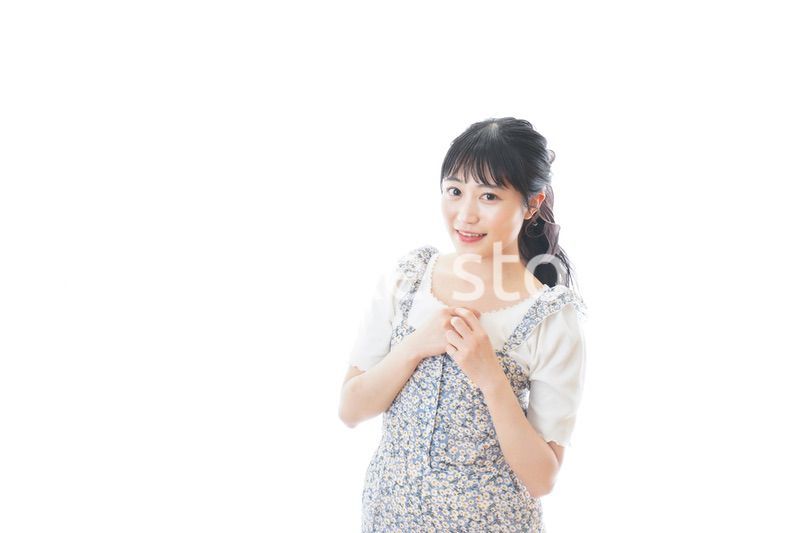 若い女性のカジュアルポートレート