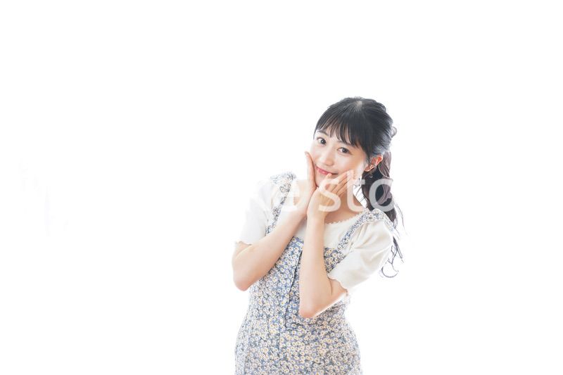 若い女性のカジュアルポートレート