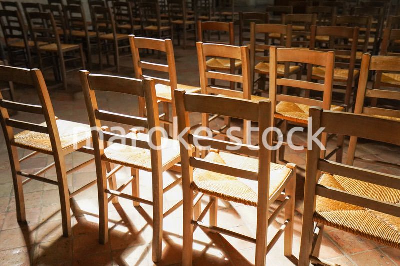 チャペルの椅子