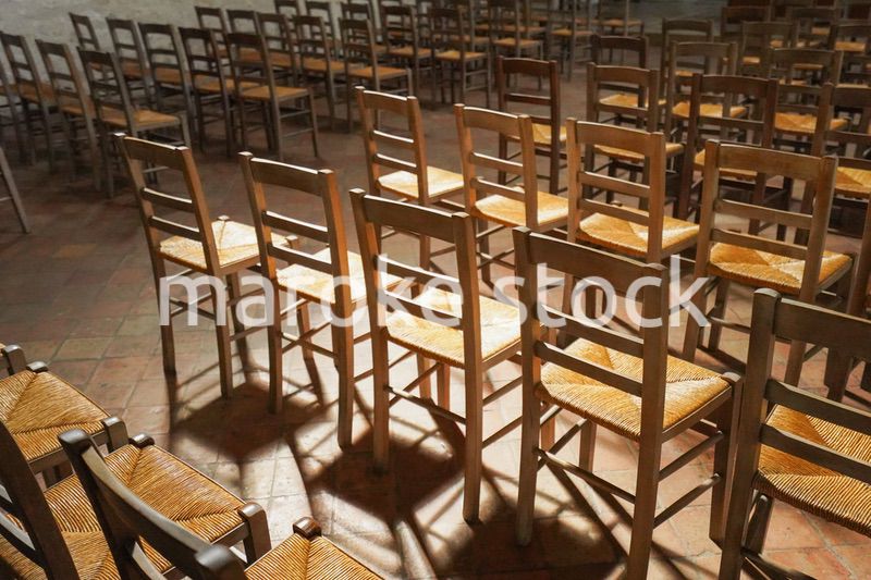 チャペルの椅子