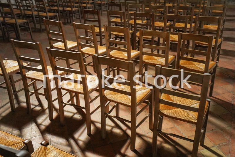 チャペルの椅子
