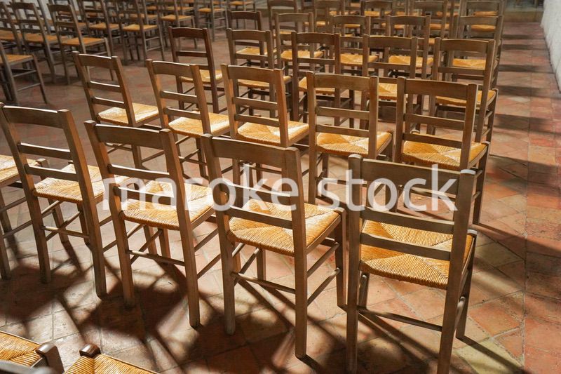 チャペルの椅子