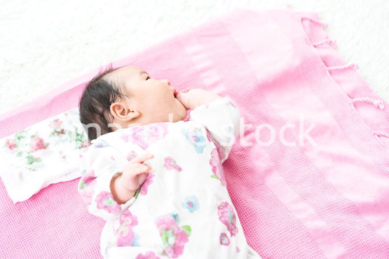 寝る赤ちゃん