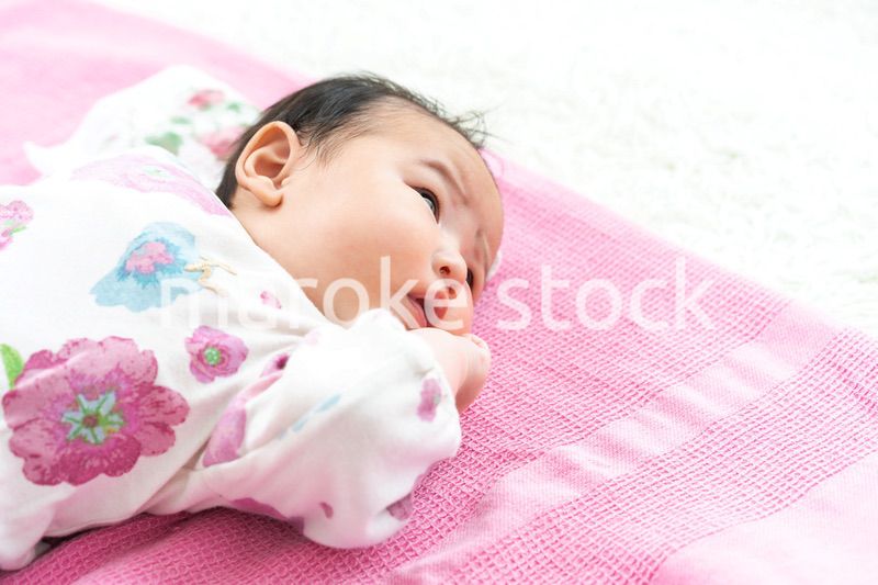 寝る赤ちゃん