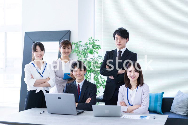 コンサルティング会社で働くビジネスパーソン