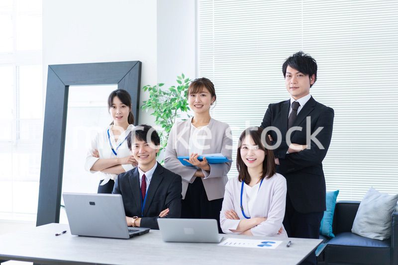 コンサルティング会社で働くビジネスパーソン