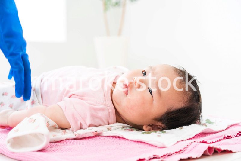 予防接種を受ける赤ちゃん