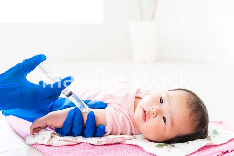 予防接種を受ける赤ちゃん