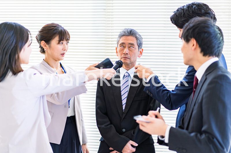 記者会見・囲み取材・ぶら下がり会見イメージ