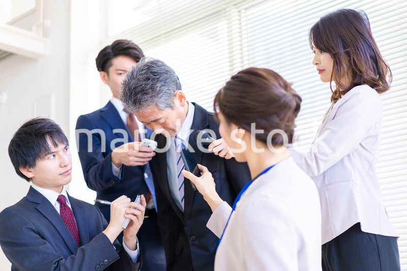 記者会見・囲み取材・ぶら下がり会見イメージ