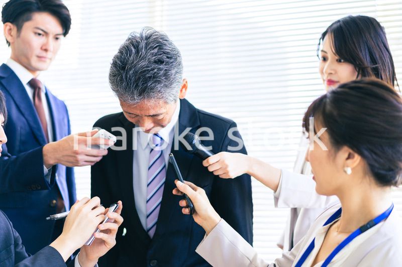 記者会見・囲み取材・ぶら下がり会見イメージ