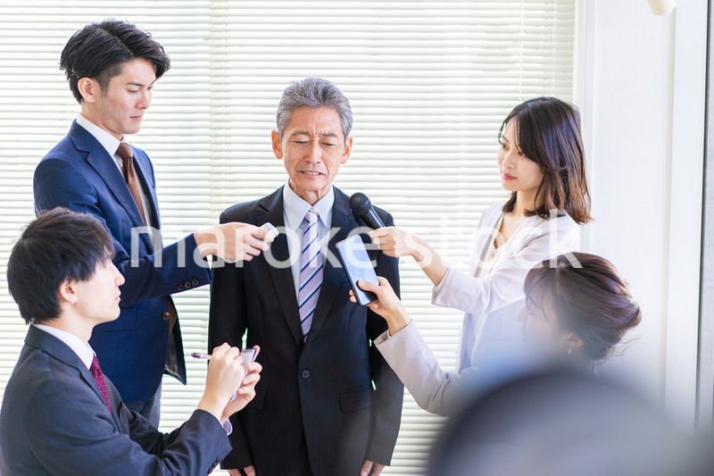 記者会見・囲み取材・ぶら下がり会見イメージ