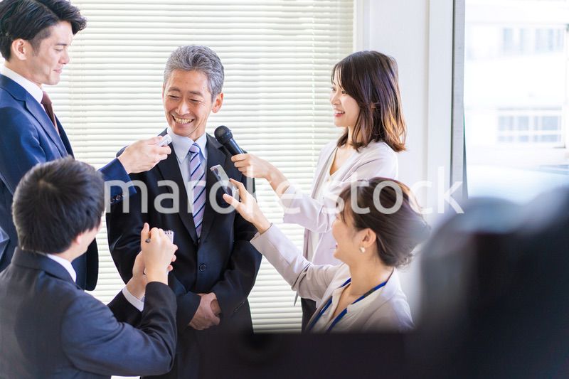 記者会見・囲み取材・ぶら下がり会見イメージ