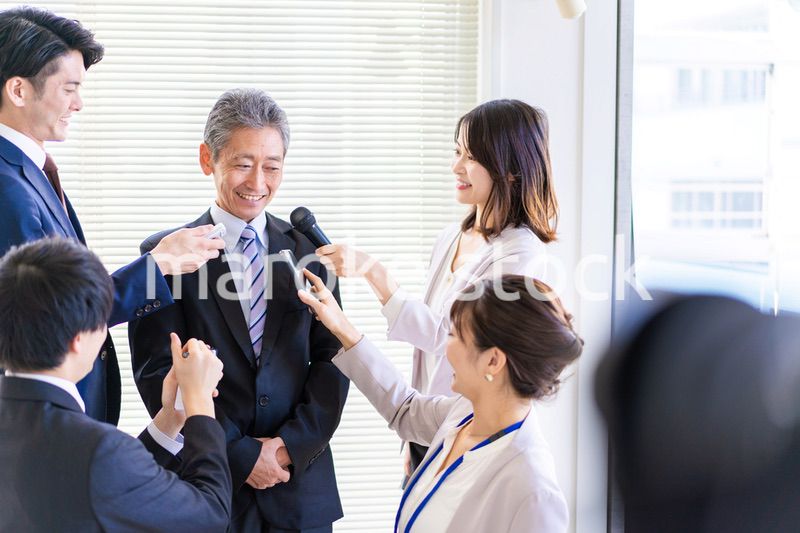 記者会見・囲み取材・ぶら下がり会見イメージ