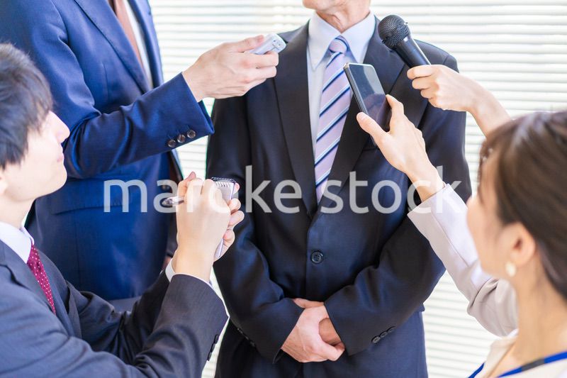 記者会見・囲み取材・ぶら下がり会見イメージ