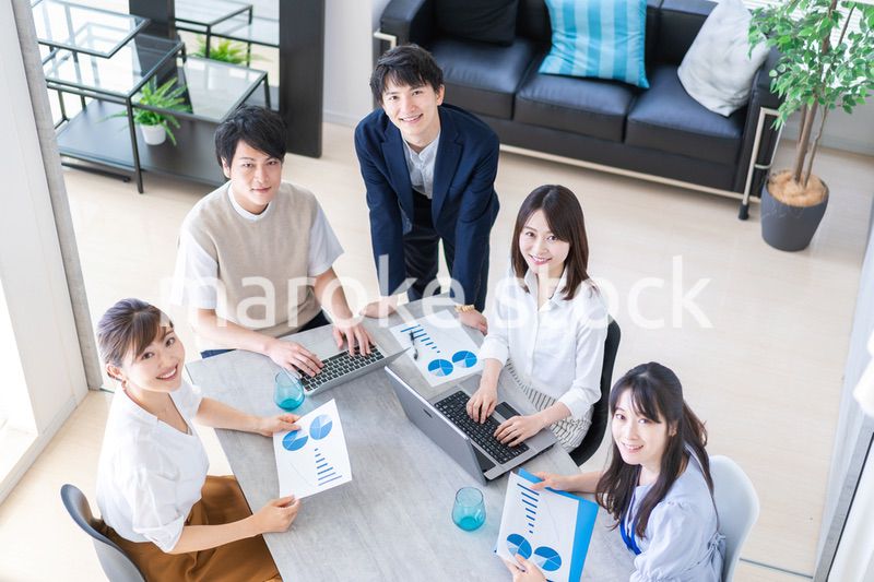 ベンチャー企業で働くビジネスパーソン