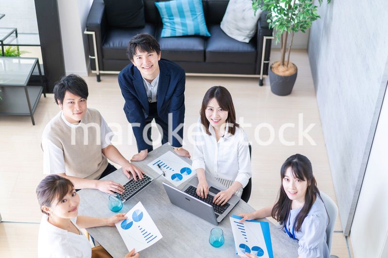 ベンチャー企業で働くビジネスパーソン