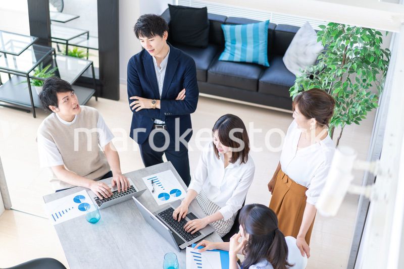 ベンチャー企業で働くビジネスパーソン