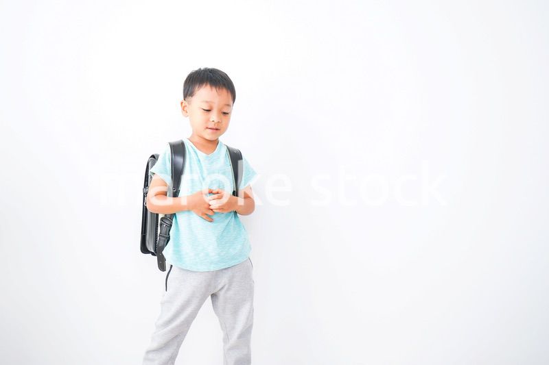 ランドセルを背負った男の子