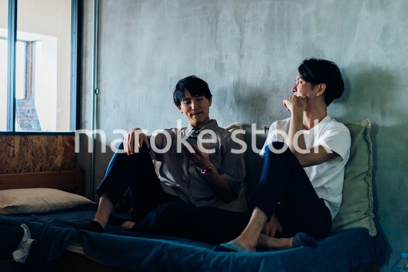 寮生活をする若い男子学生