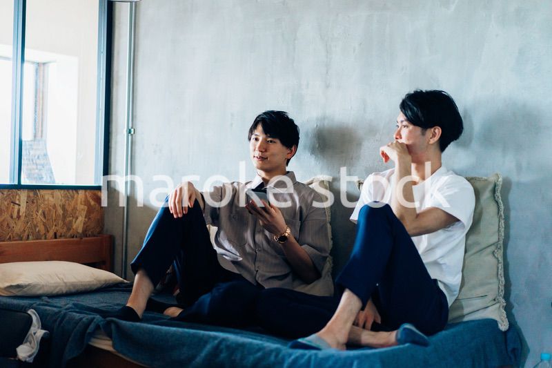 寮生活をする若い男子学生