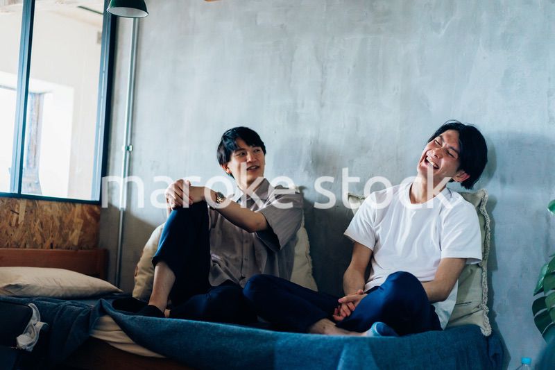 寮生活をする若い男子学生