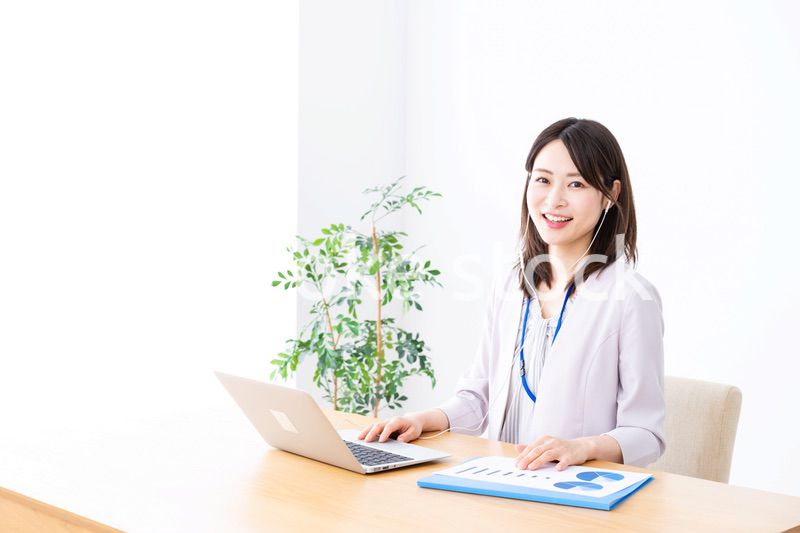 人事担当の若いビジネスウーマン