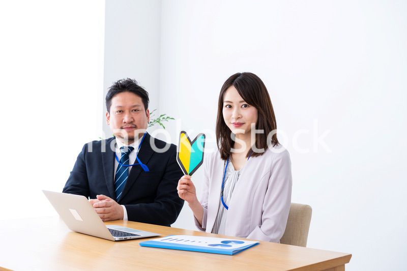 新入社員の教育をする上司