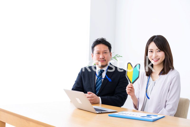 新入社員の教育をする上司