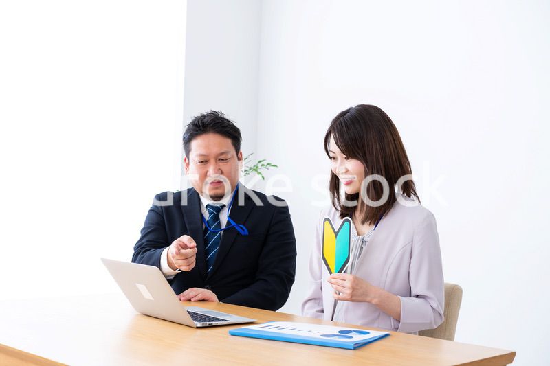 新入社員の教育をする上司