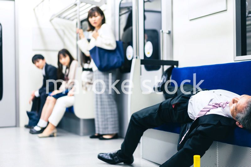 電車 車内