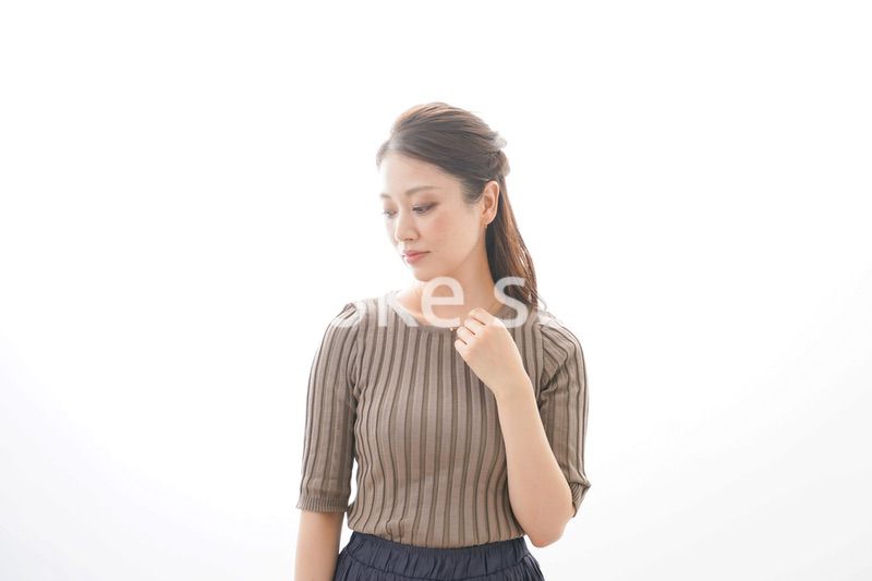 怒る若いビジネスウーマン