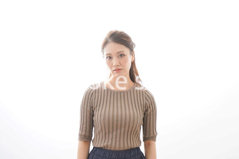 怒る若いビジネスウーマン