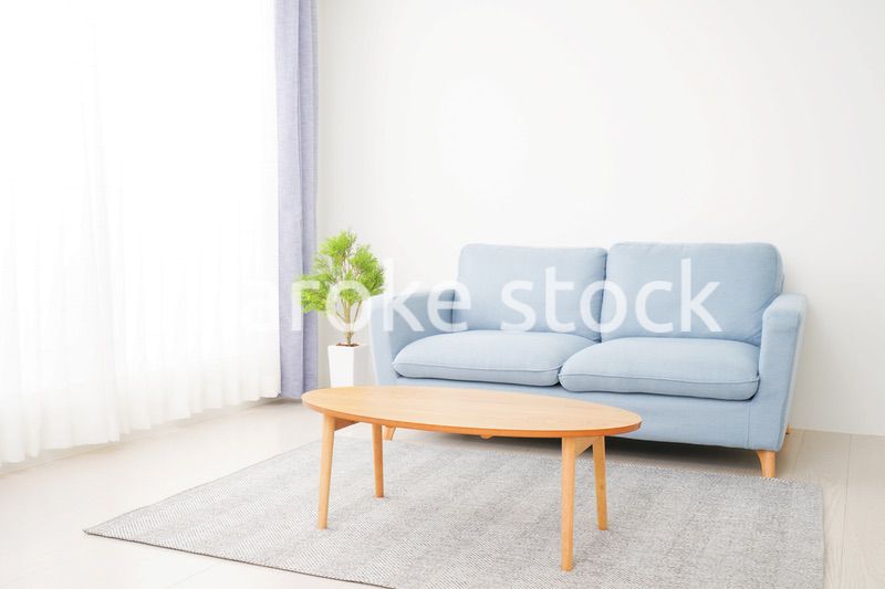 誰もいないシンプルな部屋