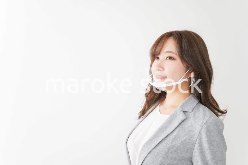 マウスガードをつけた若い女性