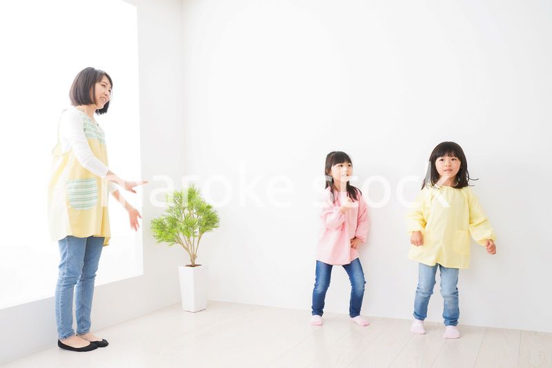 こども園で遊ぶ子どもたち