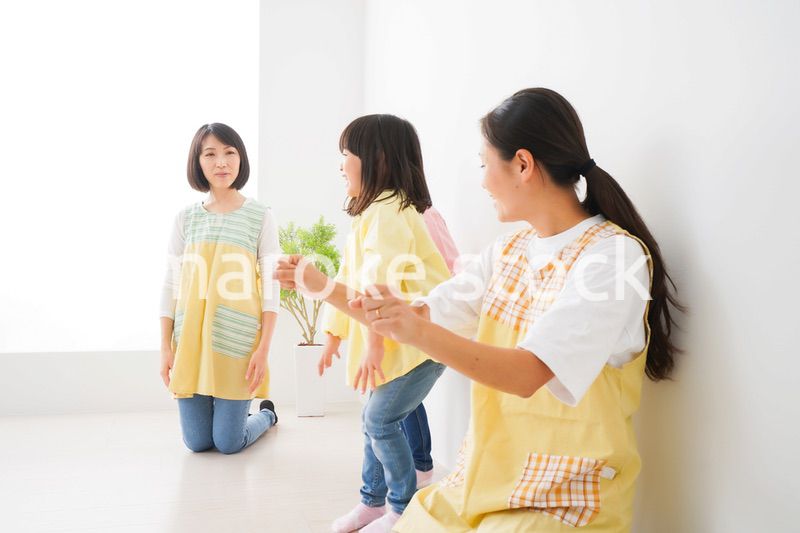 こども園で遊ぶ子どもたち